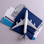 Marcio Pires de Moraes ensina estratégias para comprar passagens aéreas mais baratas e economizar em viagens.